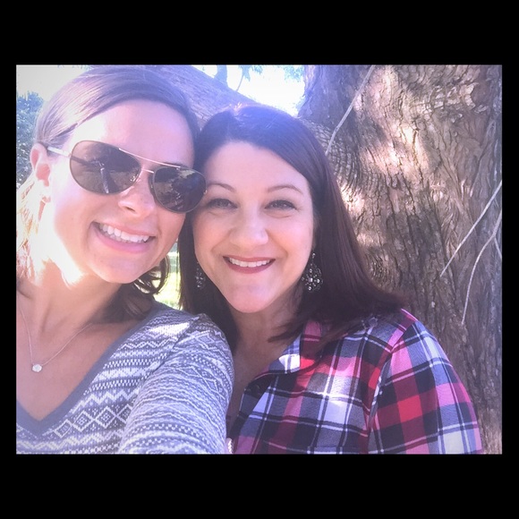 Meet your Posher, Channon - Picture 1 of 2